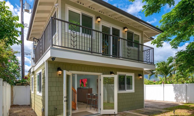 Waialua Cottage | Custom one bedroom cottage just steps from swimming beach!