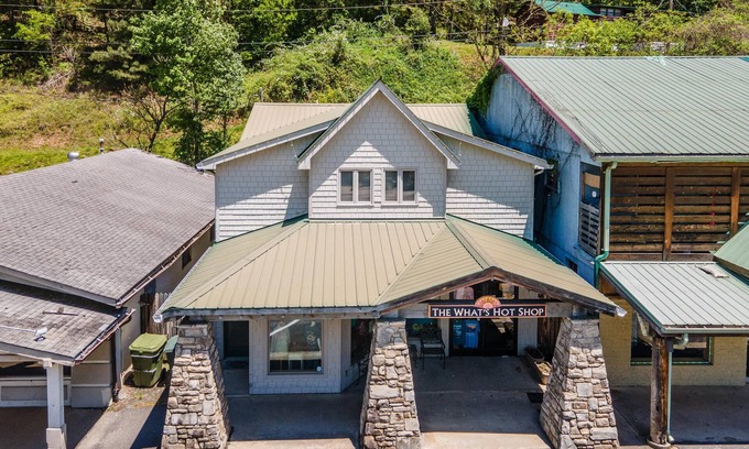 Cherokee Apartment | Customer Appreciation Year! See Discount information in Ad