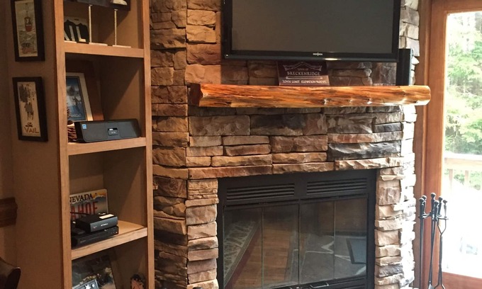 Snowshoe House | Cute&Comfortable 2BR/2BA Ski-Out Condo - NEWLY RENOVATED!