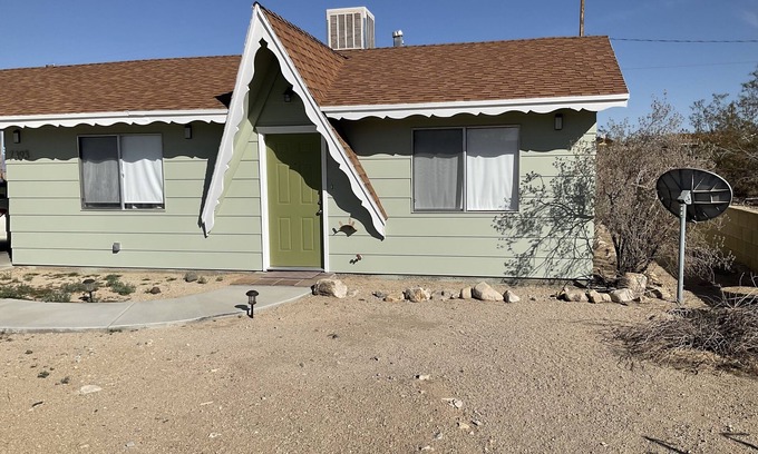 Twentynine Palms House | Cute desert home 5 minutes from Joshua Tree National Park