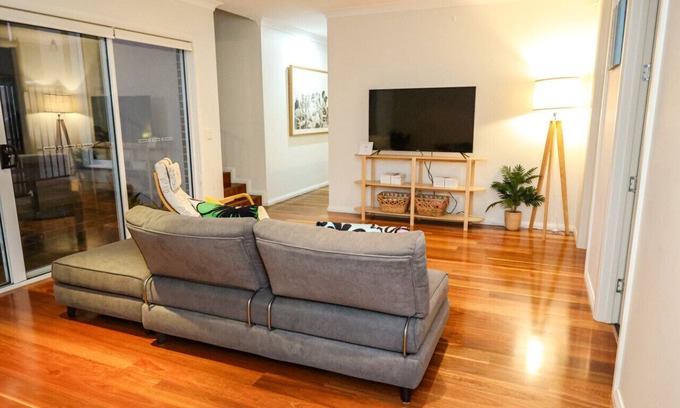 Moorong House | Cypress Hillside Wagga Wagga