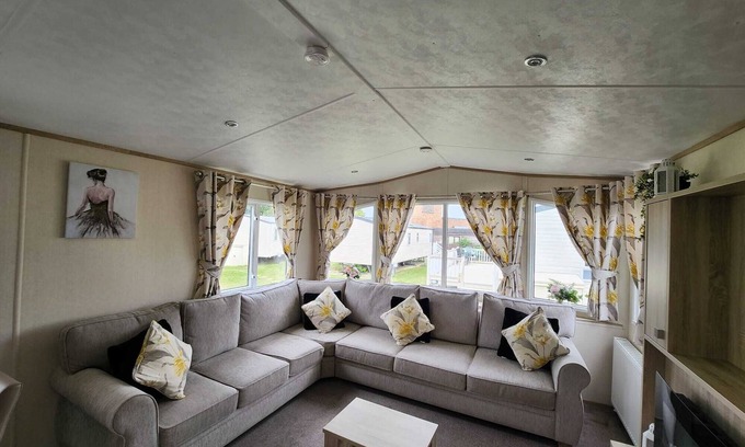 St Margaret's at Cliffe Cabin | D&ashortbreaks-stmargaretsbay-parking