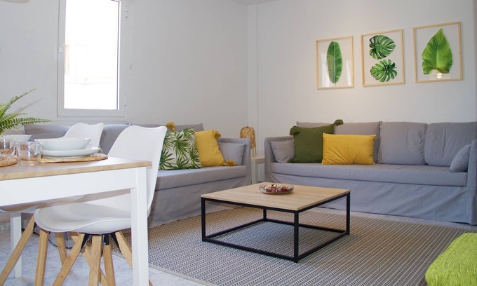 Vecindario Apartment | D&F Comfortable Beautiful House