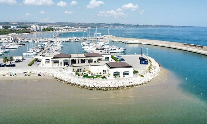 Marina di Montenero Hotel | DADA Suites and sea