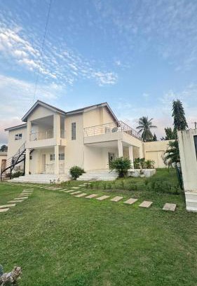 Lome Villa | Dahlia Home - Maison entière - 4 Chambres