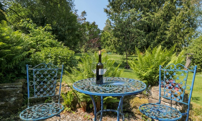 Lastingham Cottage | DAMSON CROFT, family friendly, with a garden in Lastingham