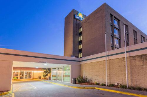 Danville Hotel | Days Hotel by Wyndham Danville Conference Center