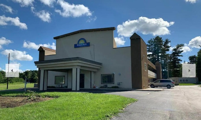 Bellville Hotel | Days Inn by Wyndham Bellville Mansfield
