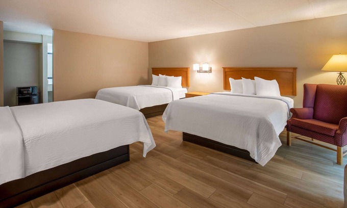 Birch Run Hotel | Days Inn by Wyndham Birch Run