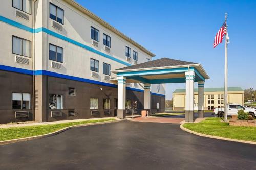 Collinsville Hotel | Days Inn by Wyndham Collinsville St Louis