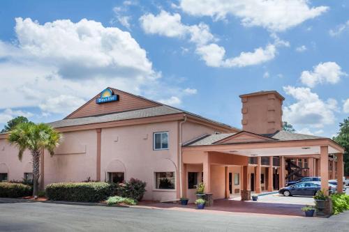 St. Andrews Hotel | Days Inn by Wyndham Columbia