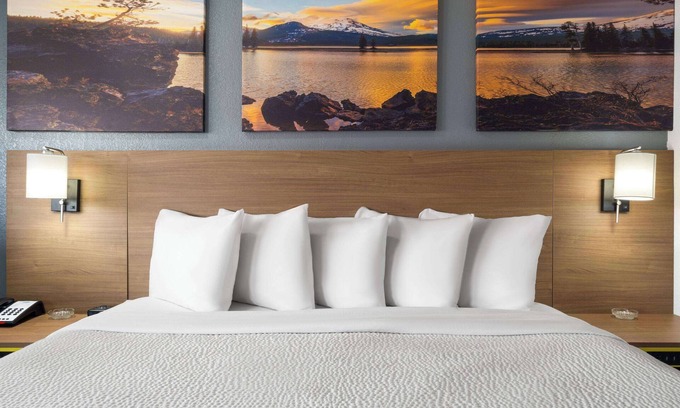 Crosswoods Hotel | Days Inn by Wyndham Columbus/Worthington