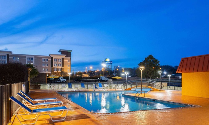 Forsyth Hotel | Days Inn by Wyndham Forsyth