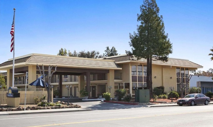 Gilroy Hotel | Days Inn by Wyndham Gilroy