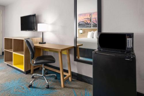 Ladson Hotel | Days Inn by Wyndham Ladson Summerville Charleston