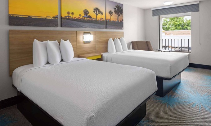 Ladson Hotel | Days Inn by Wyndham Ladson Summerville Charleston