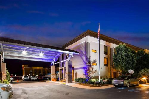 Laurel Hotel | Days Inn by Wyndham Laurel MS