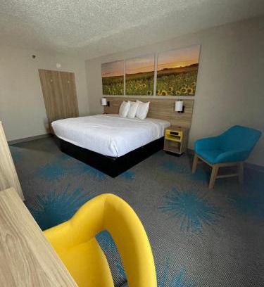 Mandan Hotel | Days Inn by Wyndham Mandan Bismarck Area