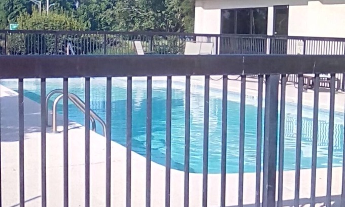 Metter Hotel | Days Inn by Wyndham Metter