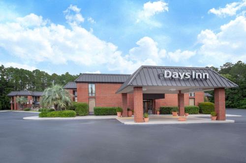 Statesboro Hotel | Days Inn by Wyndham Statesboro