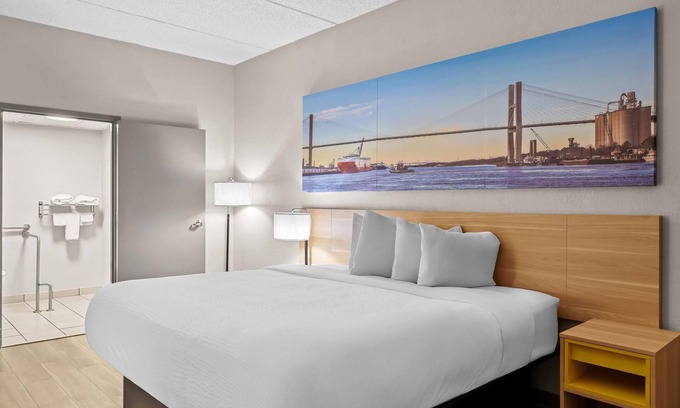 Statesboro Hotel | Days Inn by Wyndham Statesboro