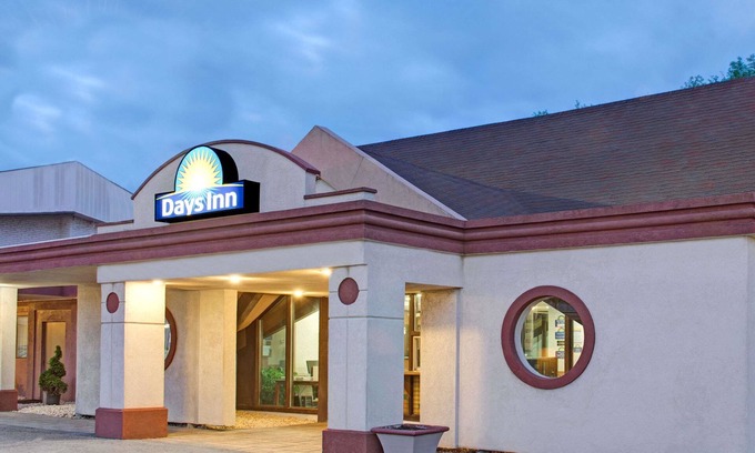 Washington Hotel | Days Inn by Wyndham Washington Pennsylvania