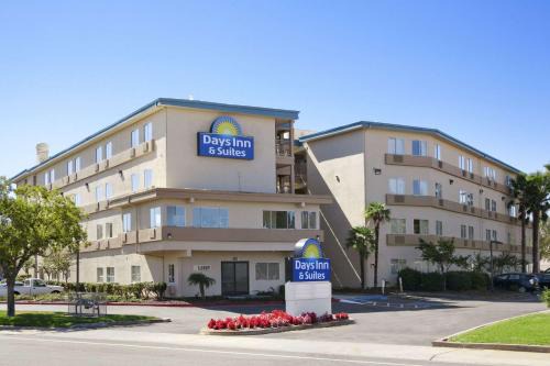 Sacramento Hotel | Days Inn & Suites by Wyndham Rancho Cordova