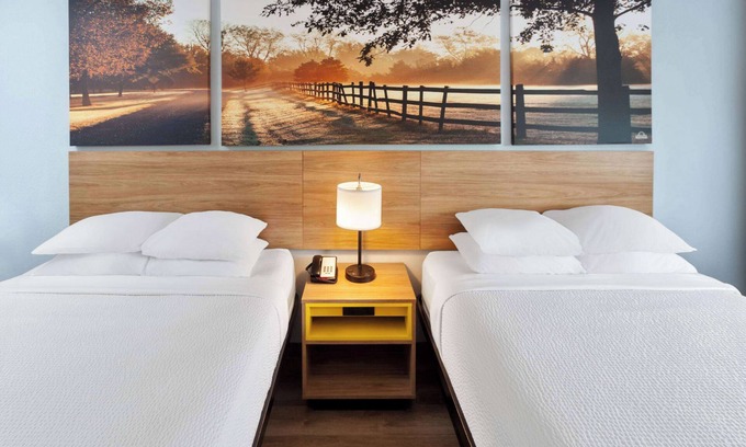 Siler City Hotel | Days Inn & Suites by Wyndham Siler City