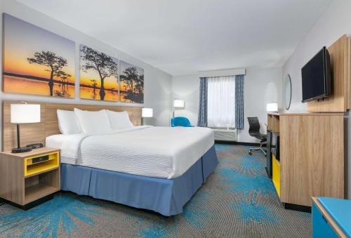 Cabot Hotel | Days Inn & Suites by Wyndham Cabot
