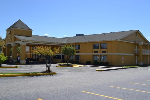 Greensboro Hotel | Dayspring Extended Stay