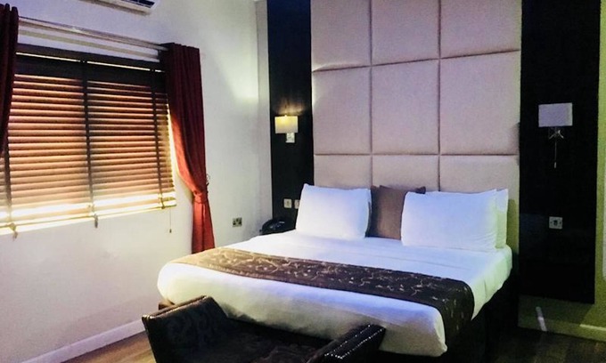 Benin City Hotel | De Brit Hotel