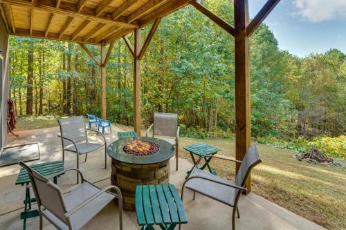 Bostic House | Deck, Grill and Fire Pit Blue Ridge Mountain Cabin!