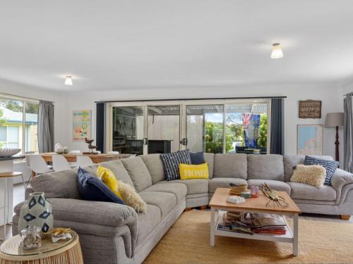 Carrickalinga House | Decked Out at Dolphin 31 Dolphin Avenue