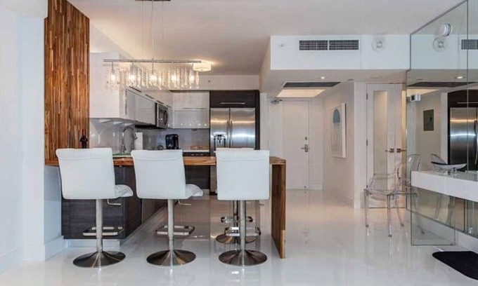 South Beach Condo | DECOPLAGE # 1008 South Beach