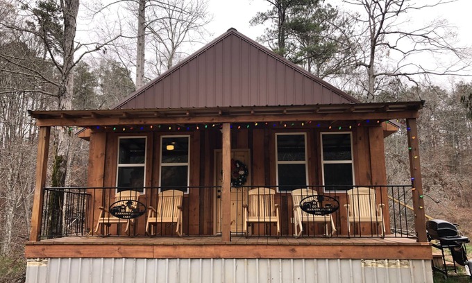Wedowee Cabin | DeeDee's Hideaway-Secluded Getaway on the Water