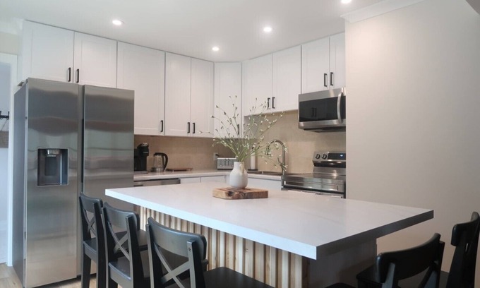 Mauston House | Deer Grove Cottage 25 min to Dells-Fire Pit Dogs Allowed