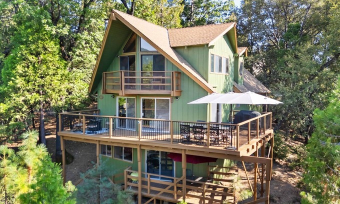 Mono Vista House | Deer Heights Lodge| View - Game Room - Lake Access