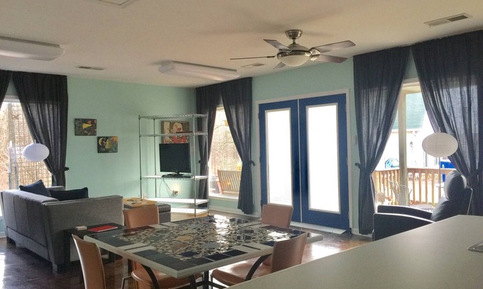 Hernando Cottage | Deer Run - Hidden Gem Where You Can Enjoy Woods, Wildlife, and Gardens