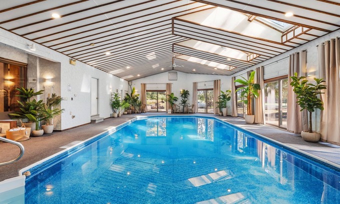 Cory House | Deer Run Lodge/Indoor Pool/Hot Tub/Sauna