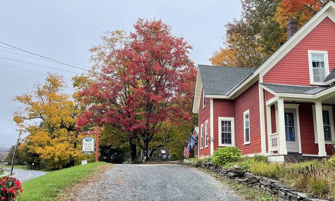 West Dover Bed & Breakfast | Deerfield Valley Inn, 5min. to M.Snow Room Entire Innn