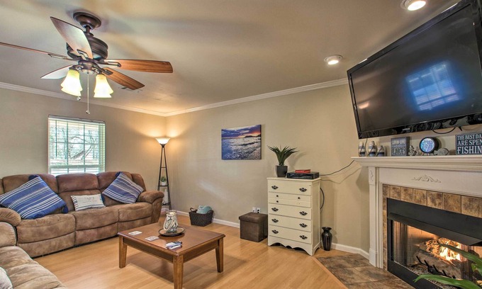 Bismarck House | DeGray Getaway w/ Fire Pit, Grill & Large Deck!