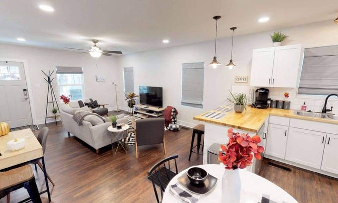 Wichita House | Delano Delight is the perfect place for anyone wanting to get an ideal Wichita experience