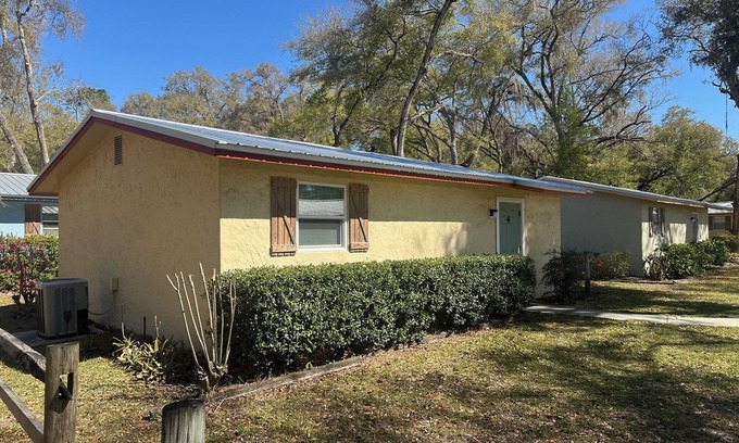 Salt Springs Cabin | Delightful 2 bed cabin in Salt Springs - other cabins available