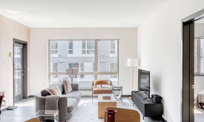 Northeast Bellevue Apartment | Delightful Bellevue 2BR w/Yoga Studio, nr Restaurants, by Blueground