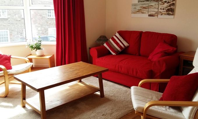 Bampton House | Delightful Devon home, close to shops, pub, country walks and beautiful Exmoor