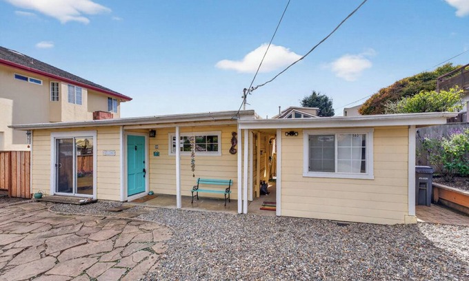 Aptos House | Delightful Home Steps To Sand