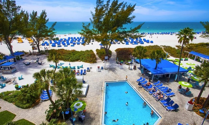 St. Pete Beach Hotel | Deluxe 2 Double Beds at RumFish Beach Resort