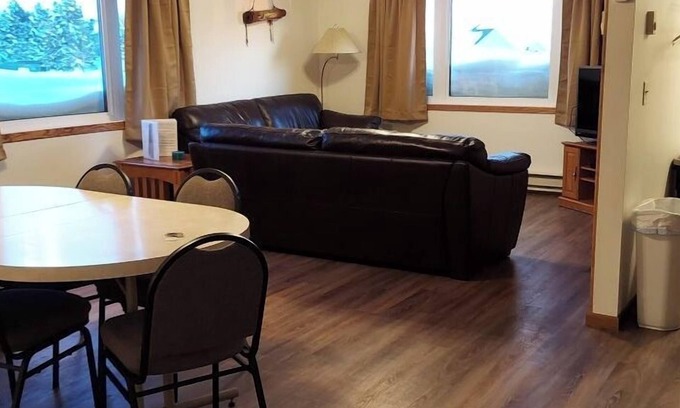 Devils Lake Condo | Deluxe 3 Bedroom Condo Ground Level 2 Bathroom