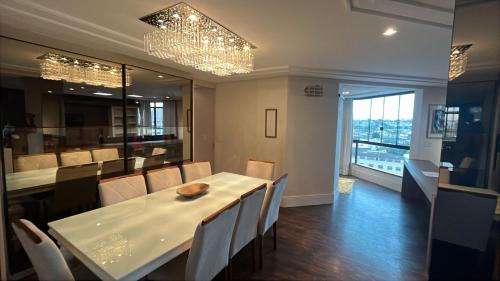 Campinas Apartment | Deluxe apartment com 4 suítes no coração da grande Florianópolis