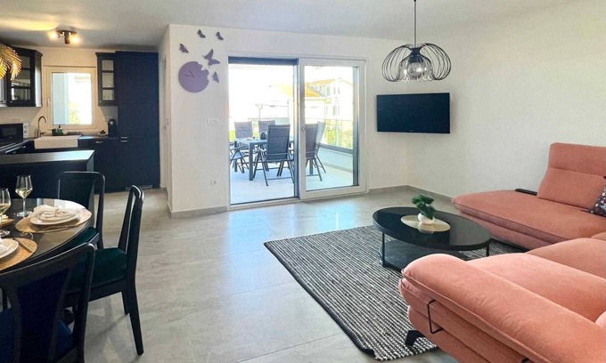 Vantacici Apartment | Deluxe Apartment II. near the beach